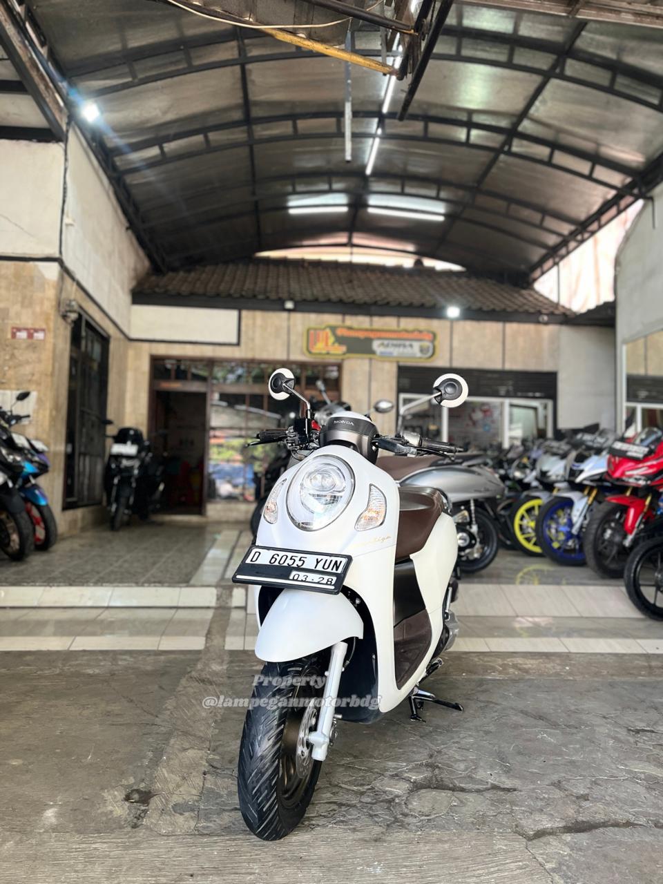 HONDA NEW SCOOPY PRESTIGE - Gambar 1