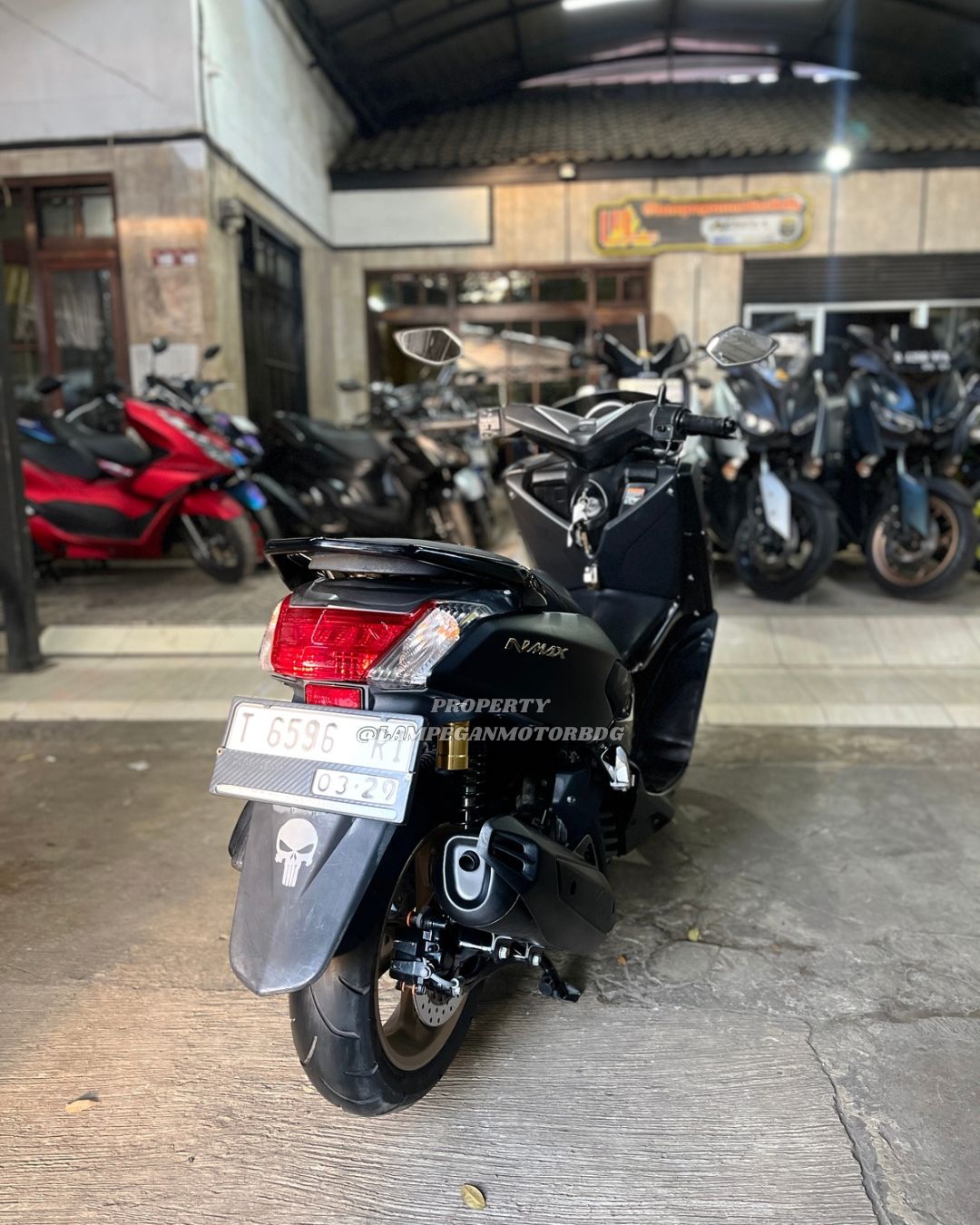 YAMAHA N-MAX OLD