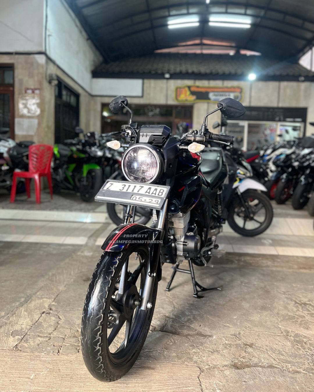 HONDA CB VERZA 150 - Gambar 1