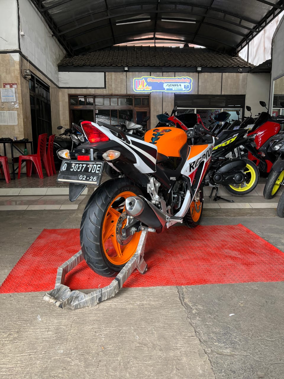 HONDA CBR 150 REPSOL - Gambar 4