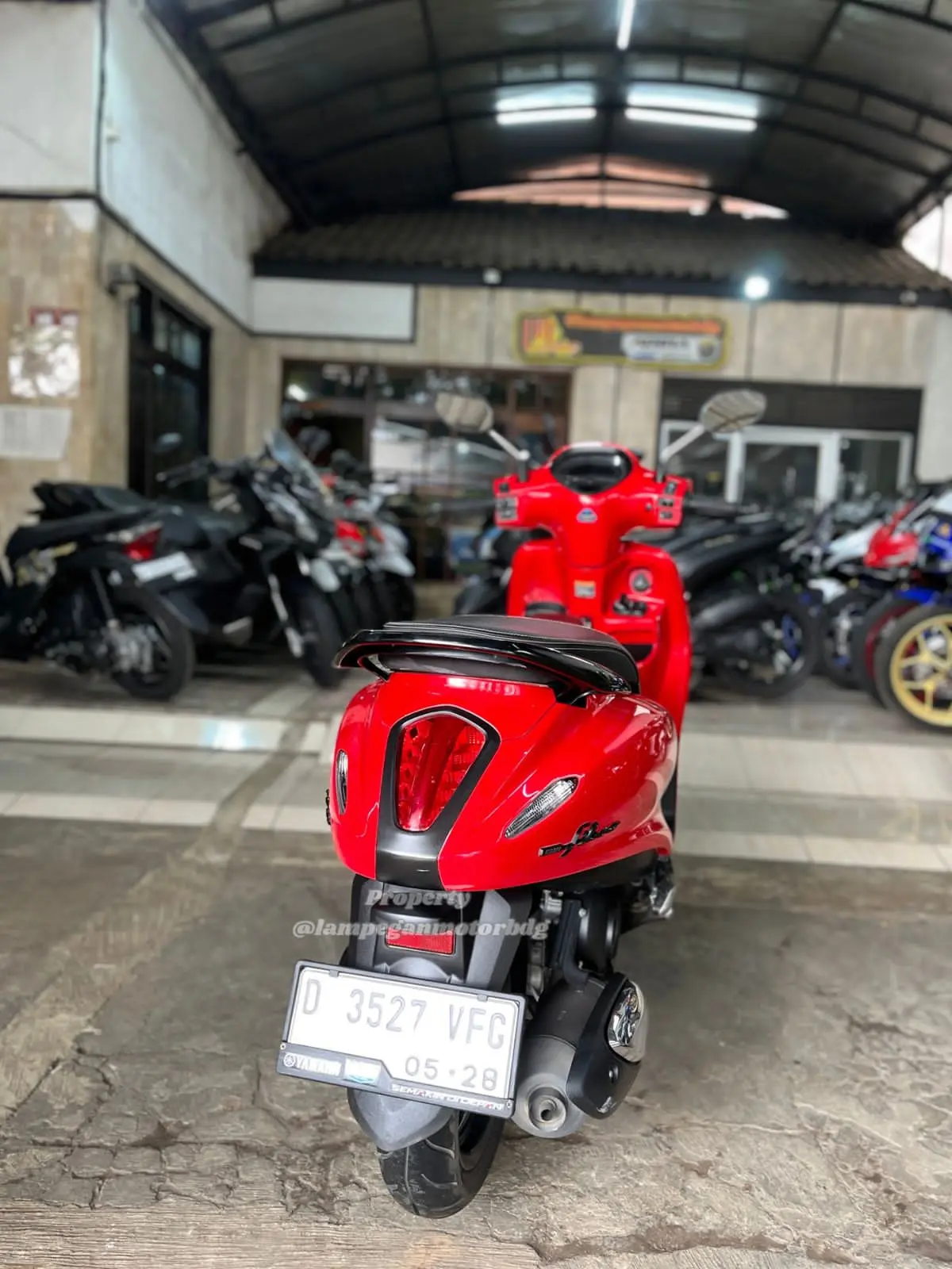 YAMAHA GRAND FILANO NEO