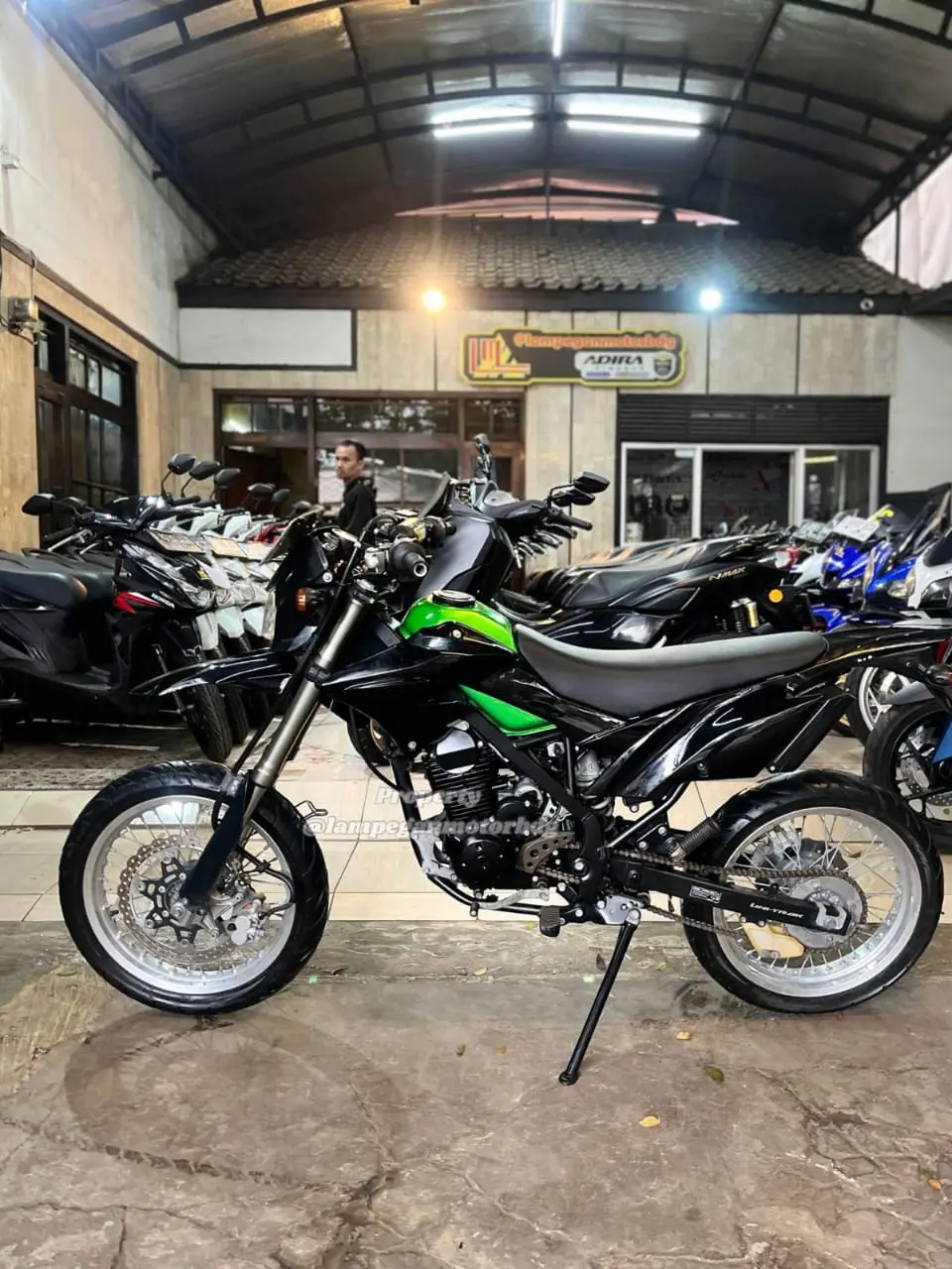 KAWASAKI D'TRACKER 150 - Gambar 4
